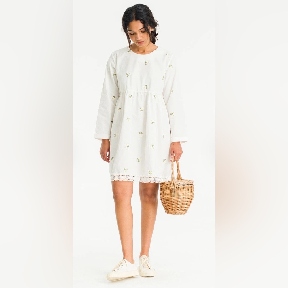 White Daisy‎ Embroidered Cotton babydoll Mini Dress size Small